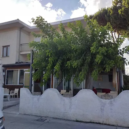 Panzió Bright Quadruple A Stone Throw From The Sea