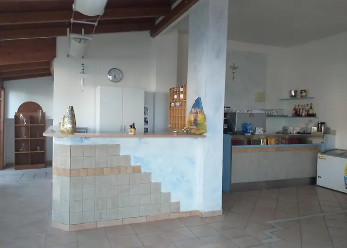 Panzió Bright Quadruple A Stone Throw From The Sea Pineto